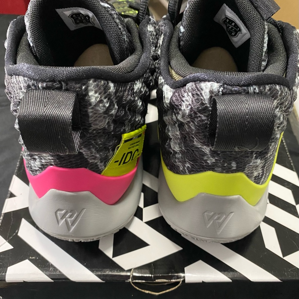Jordan Black and Pink Athletic Shoes Knit Upper - Picture 3 of 5